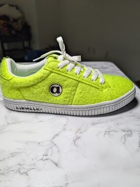 Airwalk Men's Neon Green Low-Top Sneakers Size 8.5